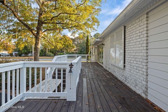 1600 Chip Shot Drive, Morehead City, NC 28557