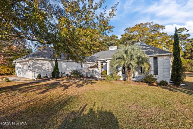 1600 Chip Shot Drive, Morehead City, NC 28557
