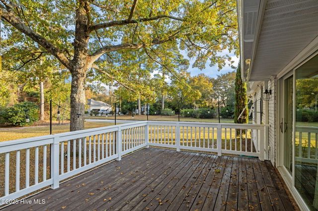 1600 Chip Shot Drive, Morehead City, NC 28557