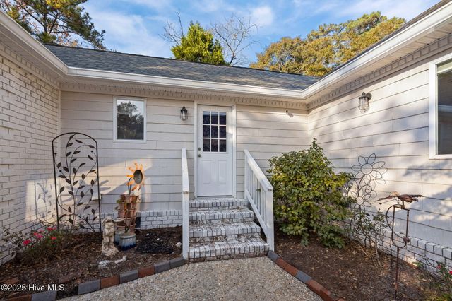 1600 Chip Shot Drive, Morehead City, NC 28557