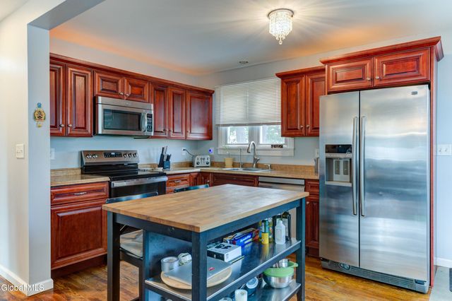 21 Sharpe Avenue, North Greenbush, NY 12198