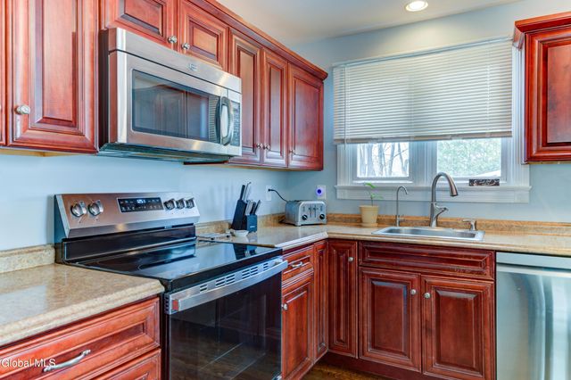 21 Sharpe Avenue, North Greenbush, NY 12198