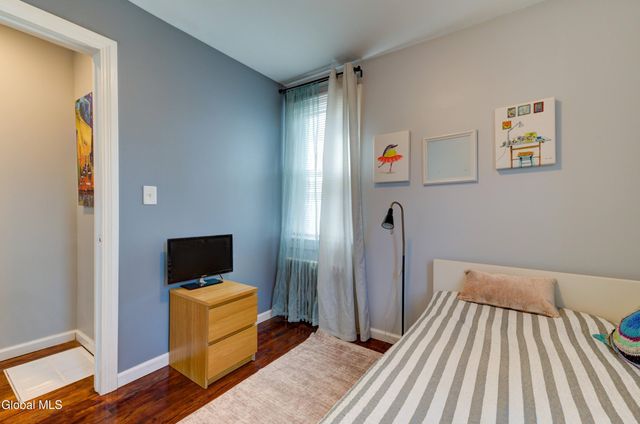 21 Sharpe Avenue, North Greenbush, NY 12198