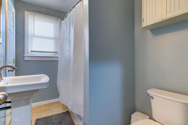 21 Sharpe Avenue, North Greenbush, NY 12198