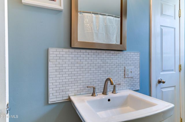 21 Sharpe Avenue, North Greenbush, NY 12198