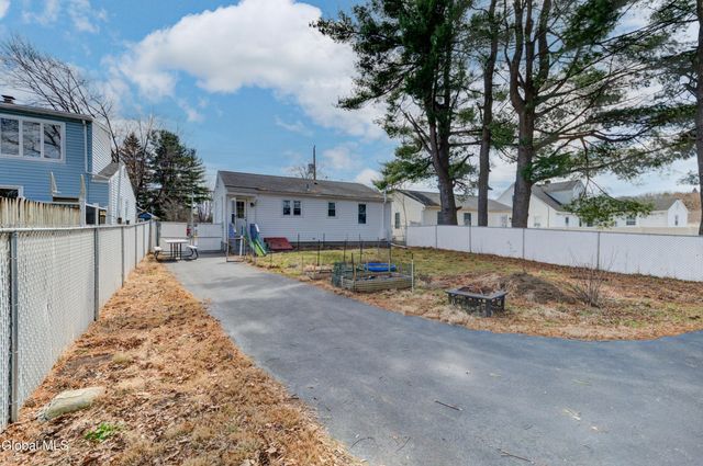 21 Sharpe Avenue, North Greenbush, NY 12198