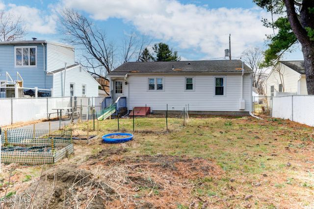 21 Sharpe Avenue, North Greenbush, NY 12198