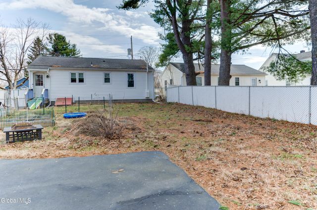 21 Sharpe Avenue, North Greenbush, NY 12198