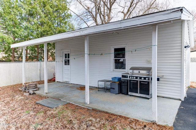 21 Sharpe Avenue, North Greenbush, NY 12198