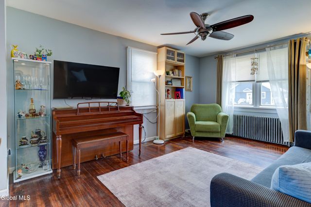 21 Sharpe Avenue, North Greenbush, NY 12198