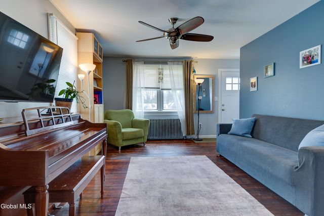 21 Sharpe Avenue, North Greenbush, NY 12198