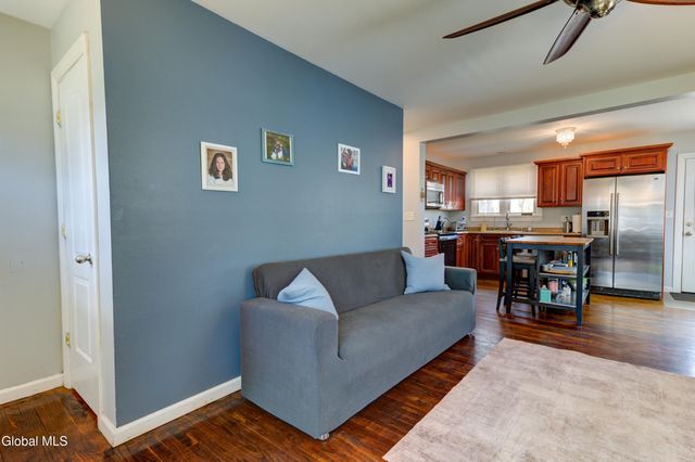 21 Sharpe Avenue, North Greenbush, NY 12198