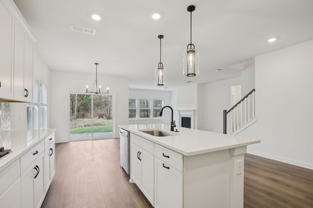 110 Vanguard Drive, La Vergne, TN 37086