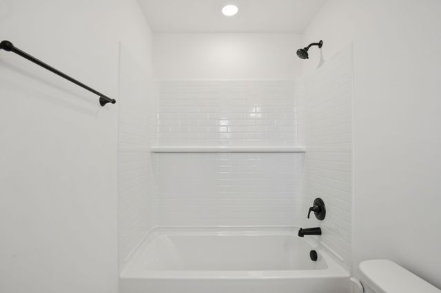 110 Vanguard Drive, La Vergne, TN 37086