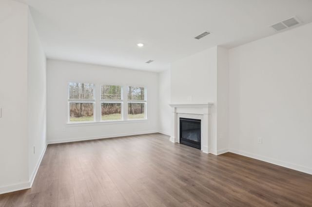 110 Vanguard Drive, La Vergne, TN 37086