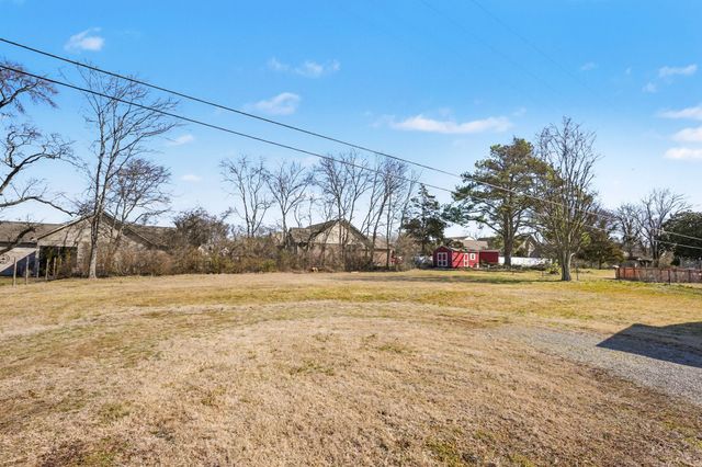 120 Sunset Dr, Gallatin, TN 37066