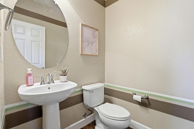 9817 Kugler Way, Elk Grove, CA 95757