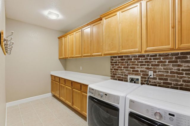 9817 Kugler Way, Elk Grove, CA 95757