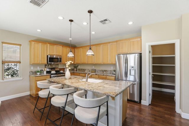 9817 Kugler Way, Elk Grove, CA 95757