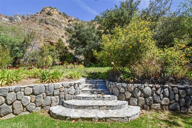 2447 Stonyvale Road, Tujunga, CA 91042