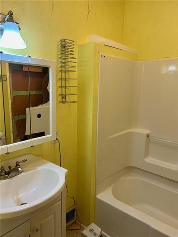 1530 Grand Avenue, Parsons, KS 67357