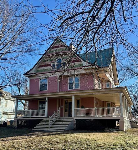 1530 Grand Avenue, Parsons, KS 67357