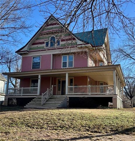 1530 Grand Avenue, Parsons, KS 67357