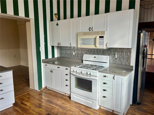 1530 Grand Avenue, Parsons, KS 67357