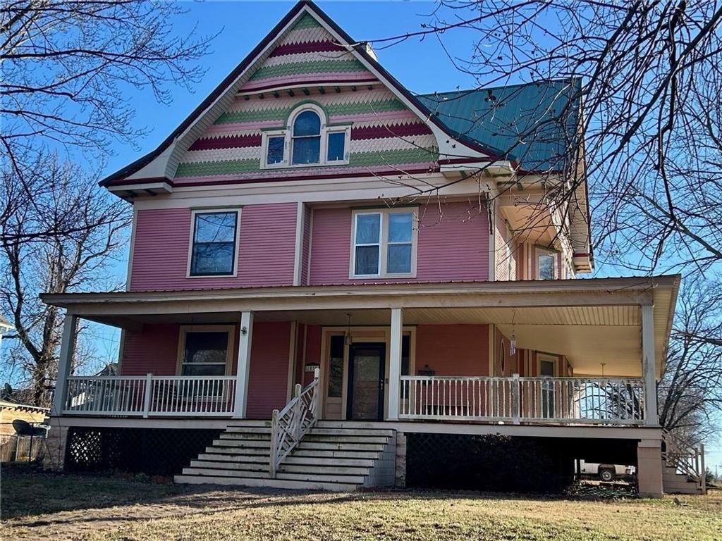 1530 Grand Avenue, Parsons, KS 67357