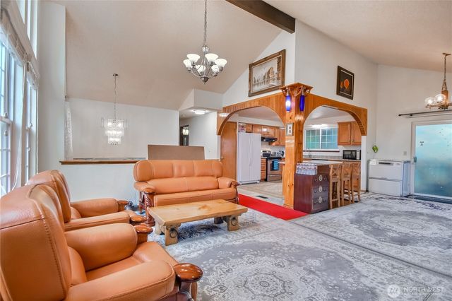 517 SW 324th St, Federal Way, WA 98023