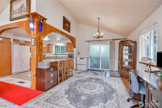 517 SW 324th St, Federal Way, WA 98023