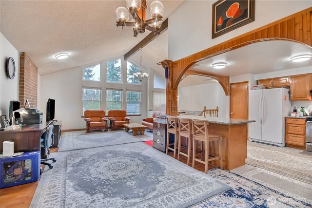 517 SW 324th St, Federal Way, WA 98023