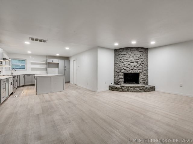 5812 S 77th East Avenue, Tulsa, OK 74145