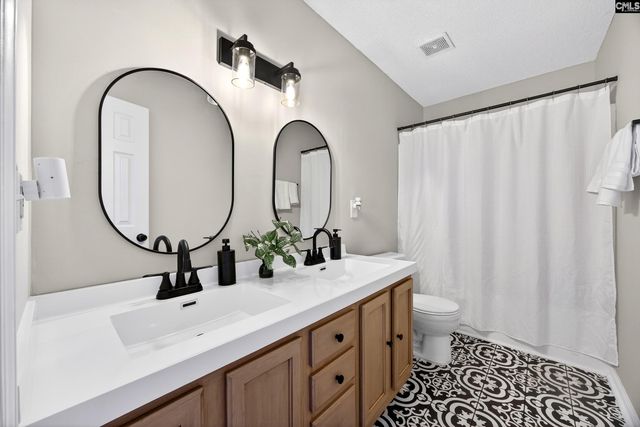 105 Crown Colony Ct, Lexington, SC 29073