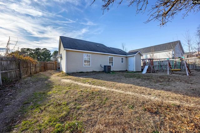 105 Crown Colony Ct, Lexington, SC 29073