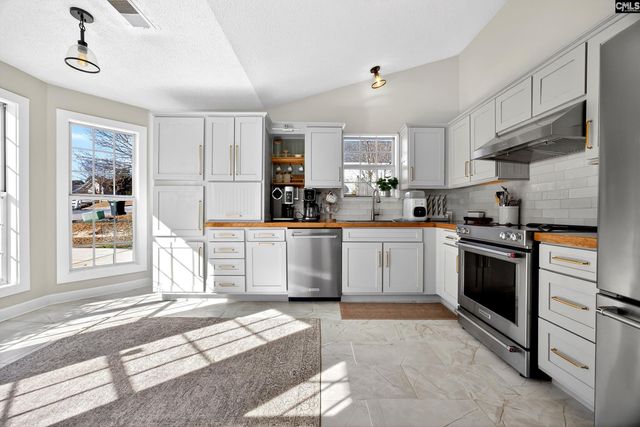 105 Crown Colony Ct, Lexington, SC 29073