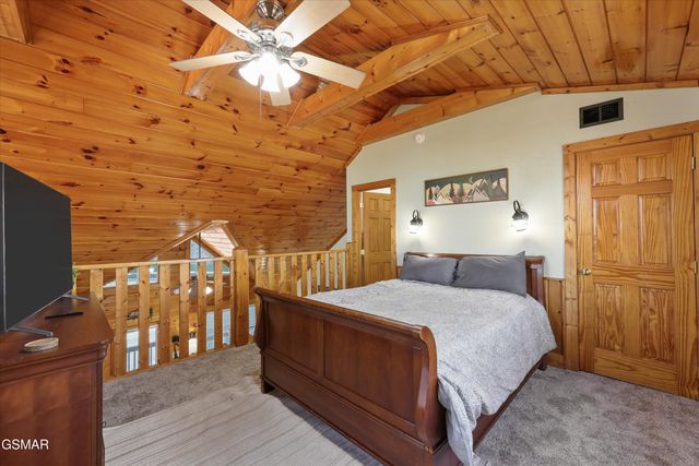 427 Big Bear Way, Pigeon Forge, TN 37863