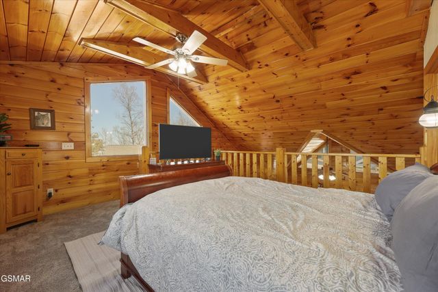 427 Big Bear Way, Pigeon Forge, TN 37863