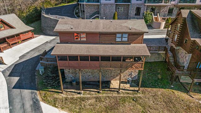 427 Big Bear Way, Pigeon Forge, TN 37863