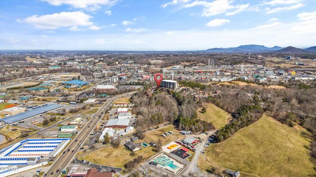 427 Big Bear Way, Pigeon Forge, TN 37863