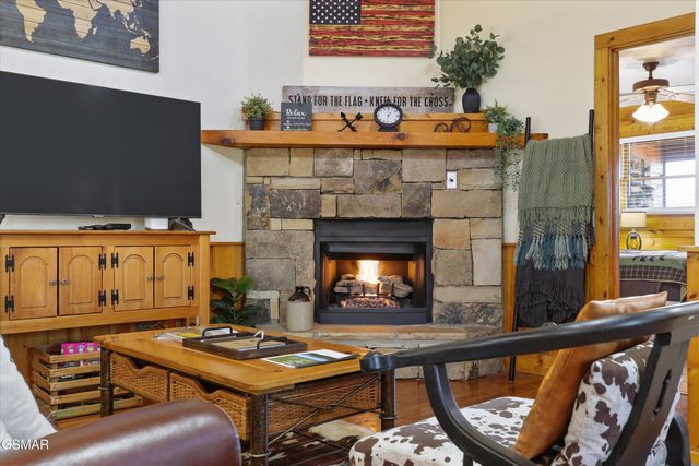 427 Big Bear Way, Pigeon Forge, TN 37863