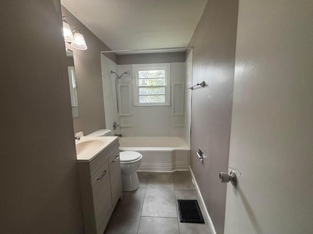 1335 E 25th Avenue, Columbus, OH 43211