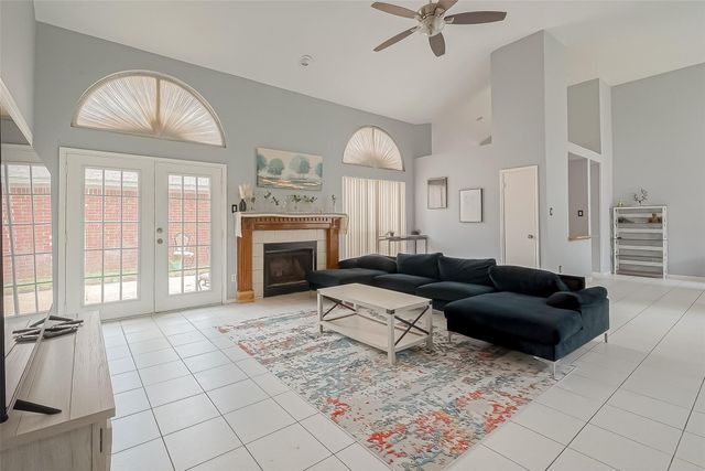 9310 Corner Oaks Ln, Houston, TX 77036