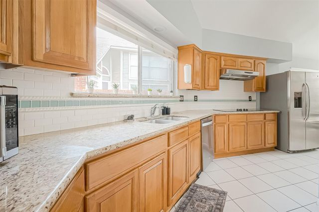 9310 Corner Oaks Ln, Houston, TX 77036