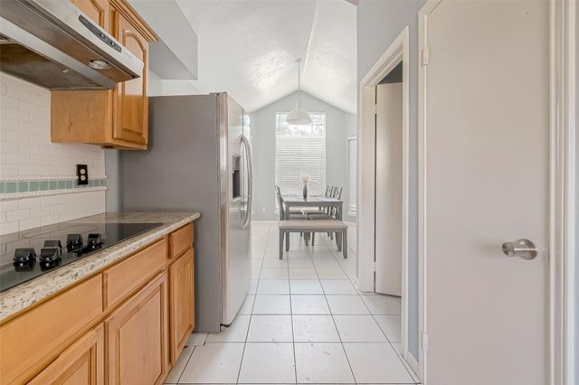9310 Corner Oaks Ln, Houston, TX 77036
