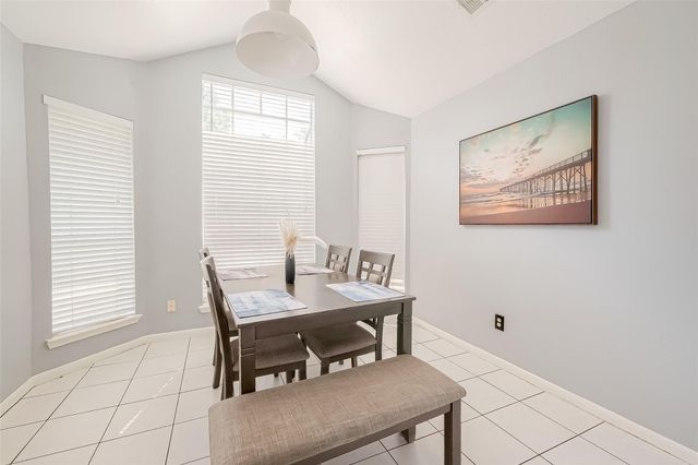 9310 Corner Oaks Ln, Houston, TX 77036
