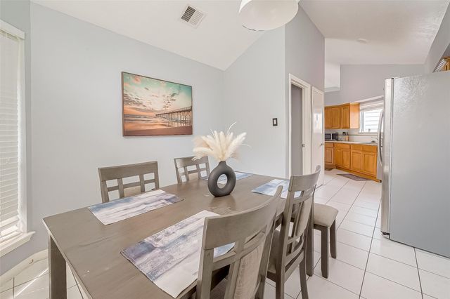9310 Corner Oaks Ln, Houston, TX 77036