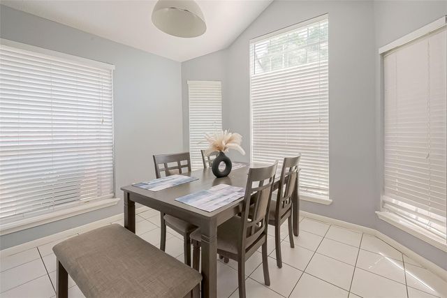 9310 Corner Oaks Ln, Houston, TX 77036