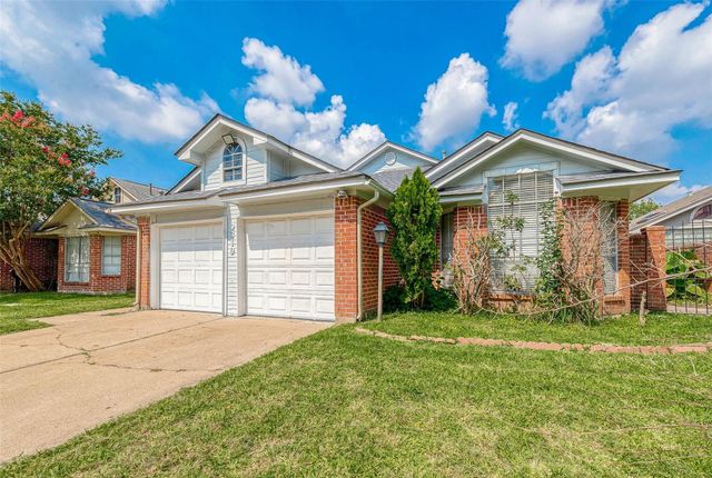 9310 Corner Oaks Ln, Houston, TX 77036