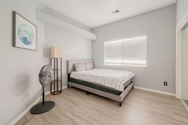 9310 Corner Oaks Ln, Houston, TX 77036
